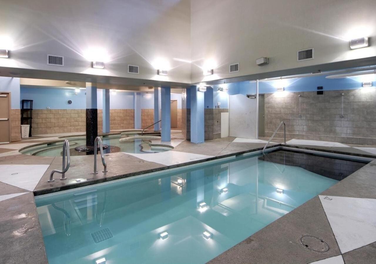 Penthouse At Solar A Resort And Spa Canmore Luaran gambar